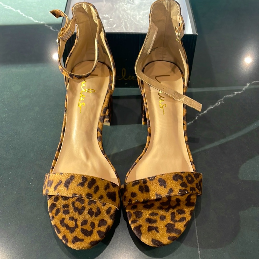 Never worn lulus size 7 women’s heel shoe cheetah